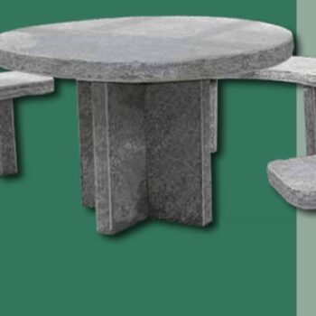 Sedenie - kamenný stôl a 3 lavičky / Sitzgruppe Tisch und 3 Bänke